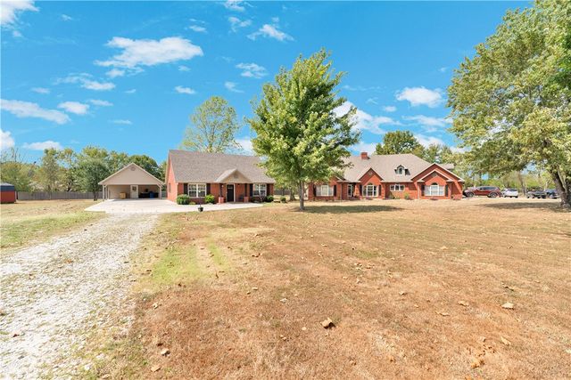 4005 N Old Wire Road, Fayetteville, AR 72703