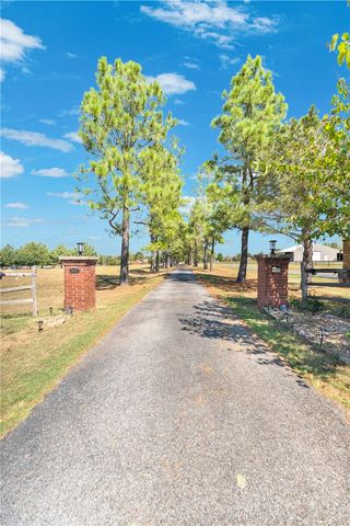 4005 N Old Wire Road, Fayetteville, AR 72703