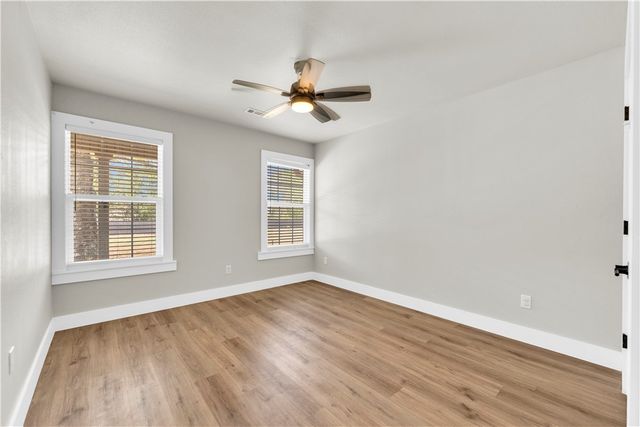 4005 N Old Wire Road, Fayetteville, AR 72703