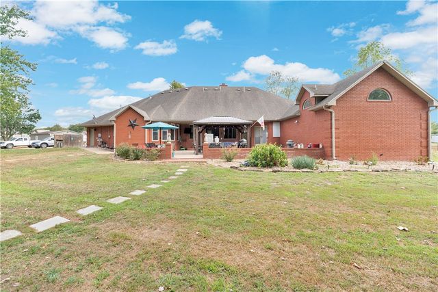 4005 N Old Wire Road, Fayetteville, AR 72703