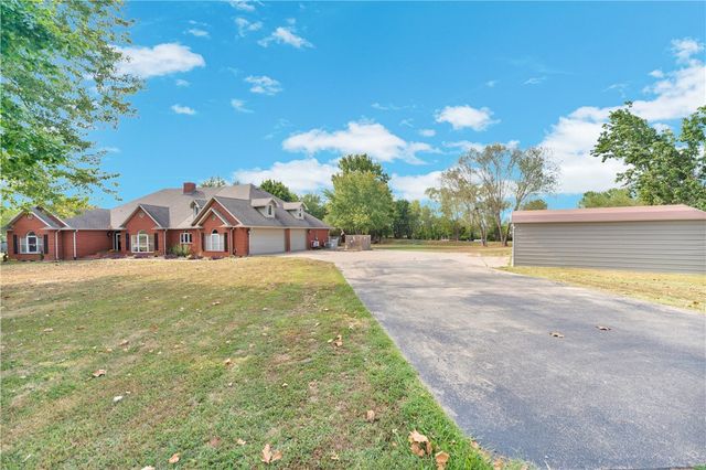 4005 N Old Wire Road, Fayetteville, AR 72703