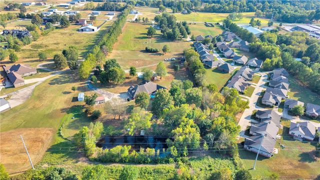 4005 N Old Wire Road, Fayetteville, AR 72703