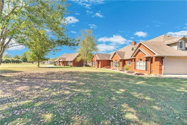 4005 N Old Wire Road, Fayetteville, AR 72703