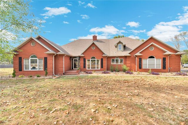 4005 N Old Wire Road, Fayetteville, AR 72703