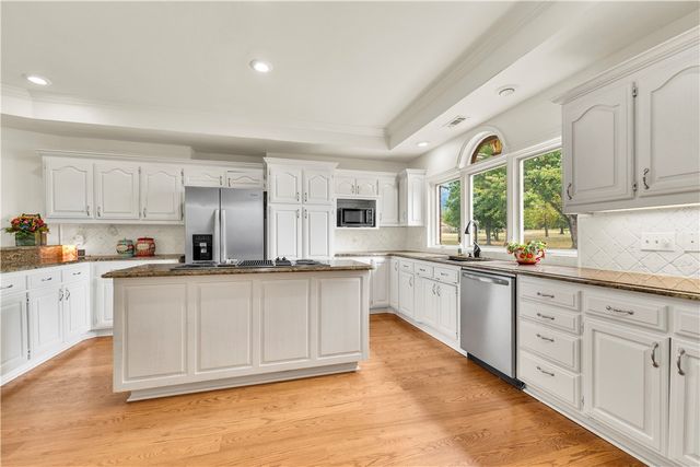 4005 N Old Wire Road, Fayetteville, AR 72703