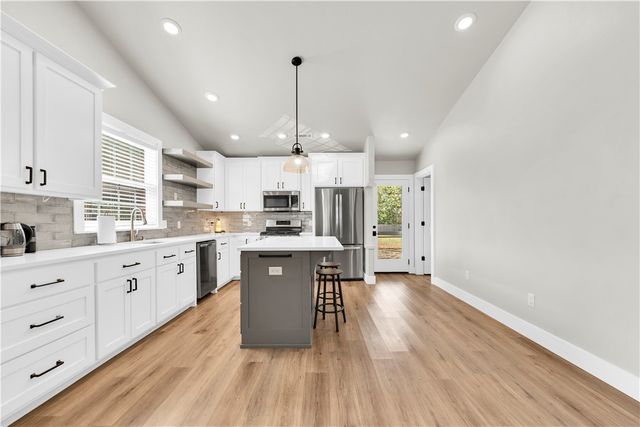 4005 N Old Wire Road, Fayetteville, AR 72703