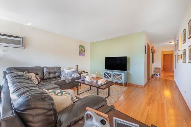 2033 Sherman Avenue 507, Evanston, IL 60201