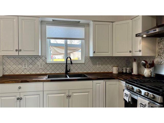 4327 Sage St, Pueblo, CO 81005