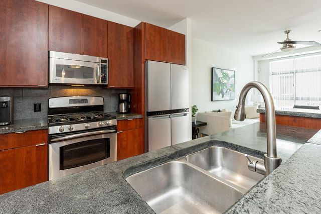 845 N High Street, 203, Columbus, OH 43215