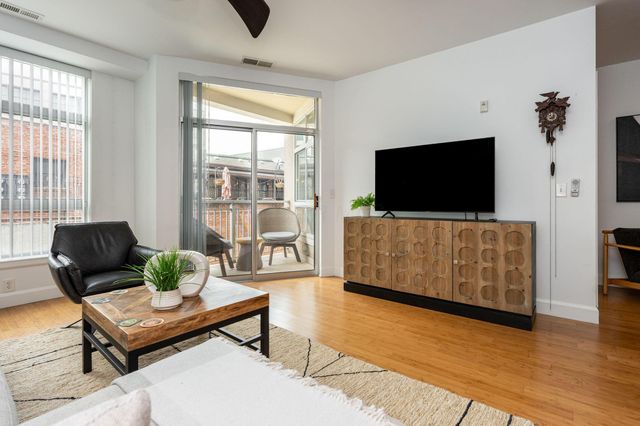 845 N High Street, 203, Columbus, OH 43215
