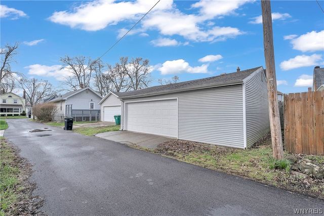 4111 Deveaux Street, Niagara Falls, NY 14305