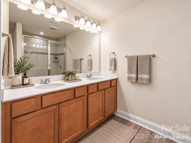 1043 Kalli Drive, Matthews, NC 28104