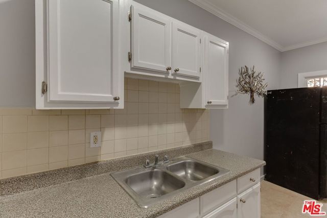 730 S Catalina Street, Los Angeles, CA 90005