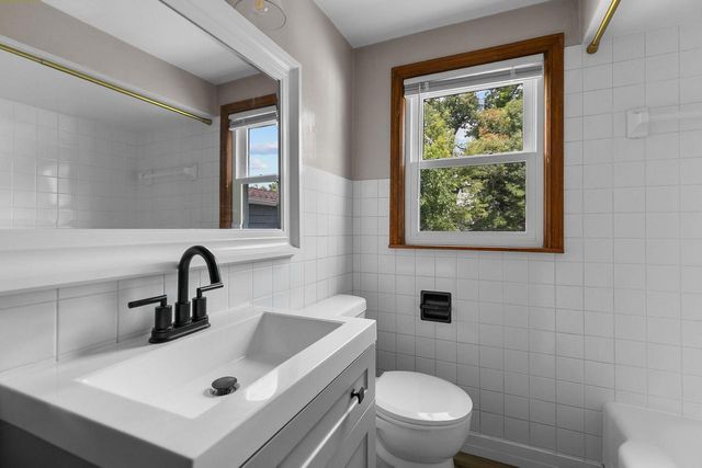 1316 W ROGERS AVENUE, Appleton, WI 54914