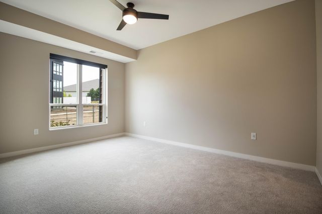 6450 37th Avenue NW #302, Rochester, MN 55901