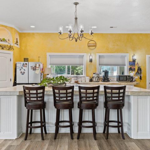 9011 Monument Drive, Grants Pass, OR 97526