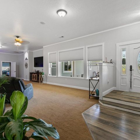 9011 Monument Drive, Grants Pass, OR 97526