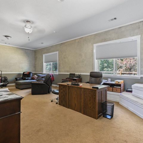 9011 Monument Drive, Grants Pass, OR 97526