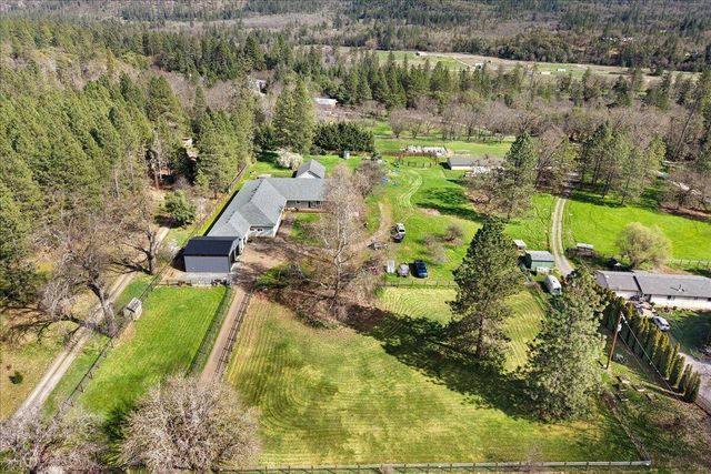 9011 Monument Drive, Grants Pass, OR 97526