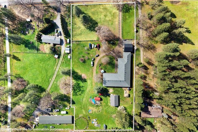 9011 Monument Drive, Grants Pass, OR 97526