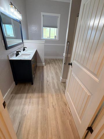 9011 Monument Drive, Grants Pass, OR 97526