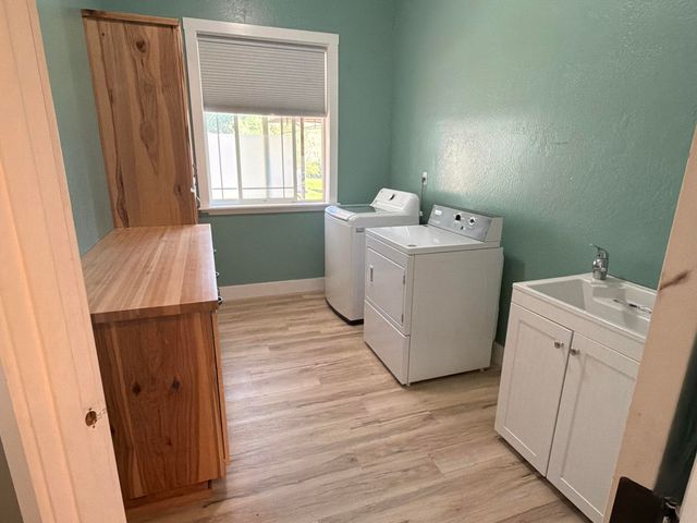 9011 Monument Drive, Grants Pass, OR 97526