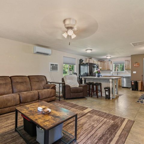 9011 Monument Drive, Grants Pass, OR 97526