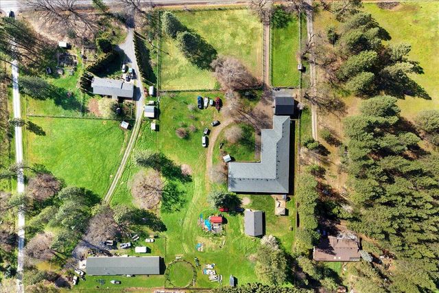 9011 Monument Drive, Grants Pass, OR 97526