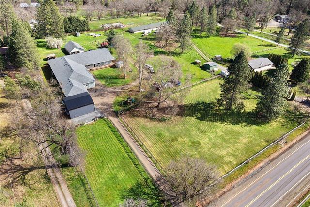 9011 Monument Drive, Grants Pass, OR 97526