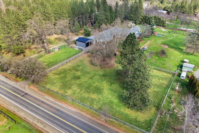 9011 Monument Drive, Grants Pass, OR 97526