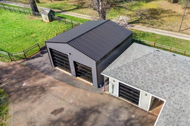 9011 Monument Drive, Grants Pass, OR 97526