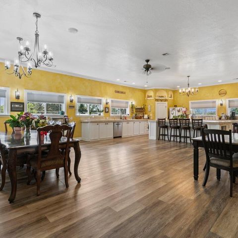 9011 Monument Drive, Grants Pass, OR 97526