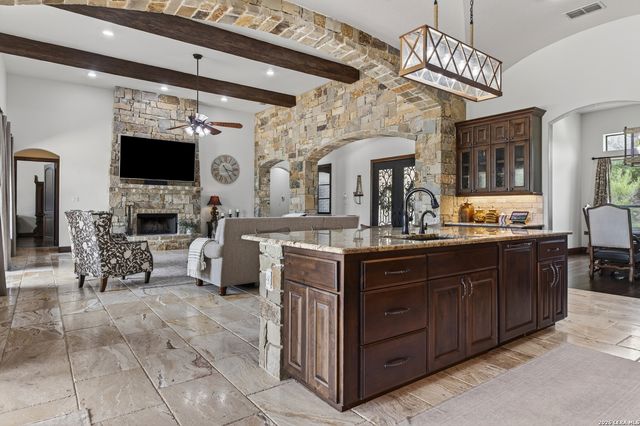 214 SILENT SPG, Boerne, TX 78006