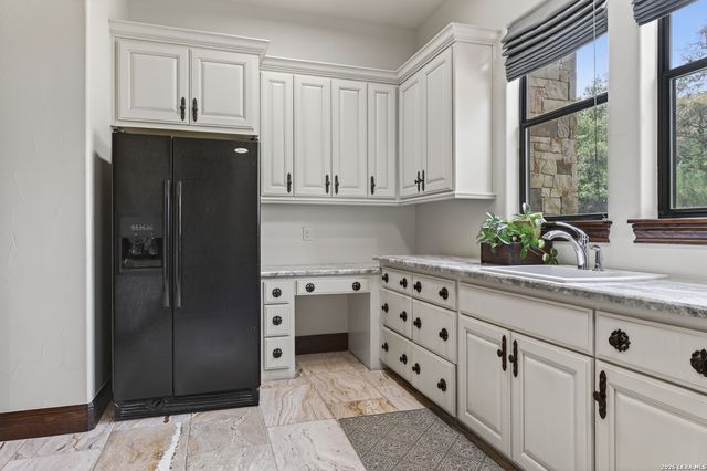214 SILENT SPG, Boerne, TX 78006