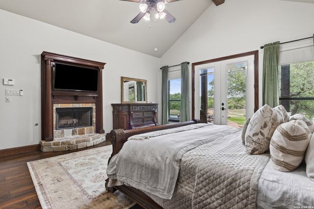 214 SILENT SPG, Boerne, TX 78006