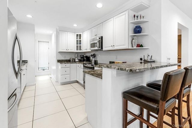 34 Park Circle, Quogue, NY 11959