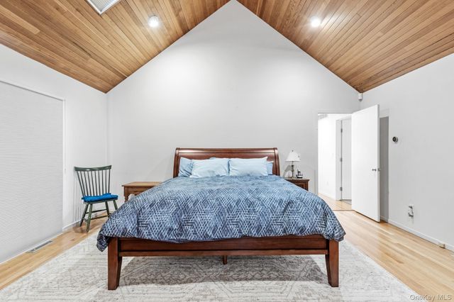 34 Park Circle, Quogue, NY 11959