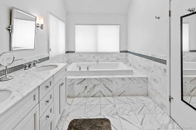 34 Park Circle, Quogue, NY 11959