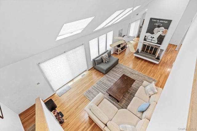 34 Park Circle, Quogue, NY 11959