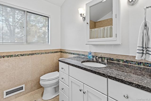 34 Park Circle, Quogue, NY 11959