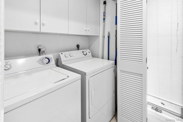 34 Park Circle, Quogue, NY 11959