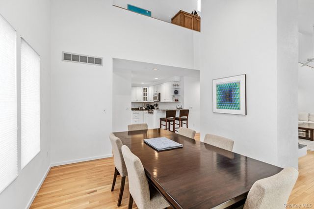 34 Park Circle, Quogue, NY 11959