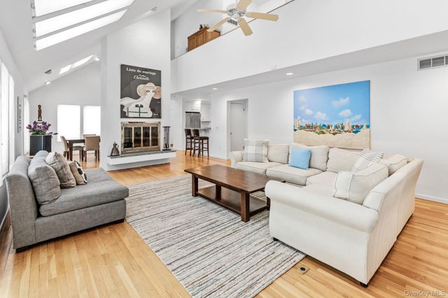 34 Park Circle, Quogue, NY 11959