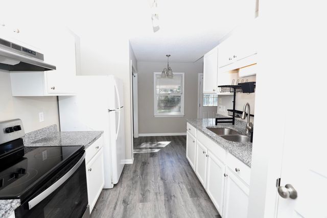 1030 E Sherwood Drive, Sumter, SC 29153