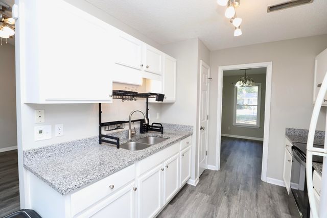 1030 E Sherwood Drive, Sumter, SC 29153