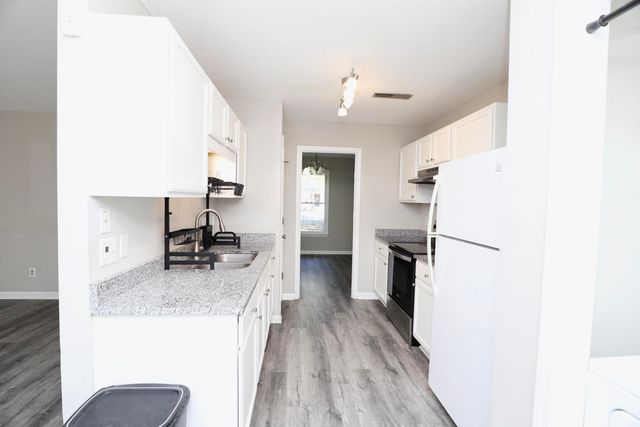 1030 E Sherwood Drive, Sumter, SC 29153