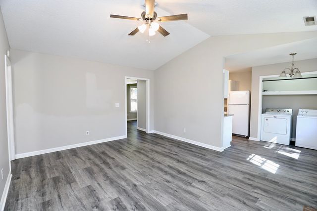 1030 E Sherwood Drive, Sumter, SC 29153