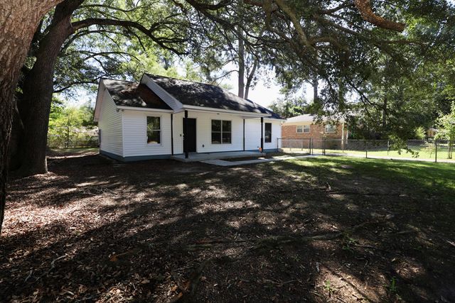 1030 E Sherwood Drive, Sumter, SC 29153