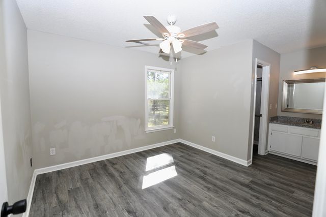 1030 E Sherwood Drive, Sumter, SC 29153