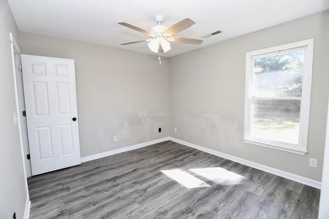 1030 E Sherwood Drive, Sumter, SC 29153